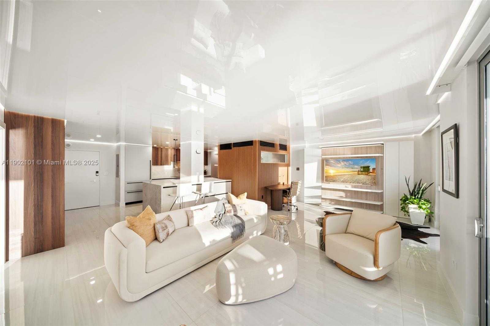 Small Image of 5555 COLLINS AVE #16H, Miami Beach Number 31