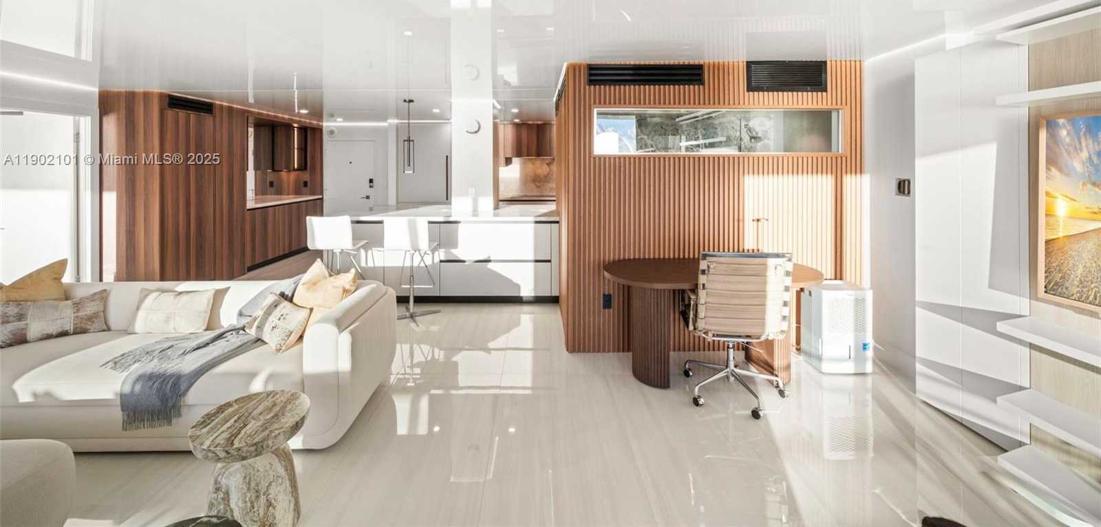 Small Image of 5555 COLLINS AVE #16H, Miami Beach Number 32