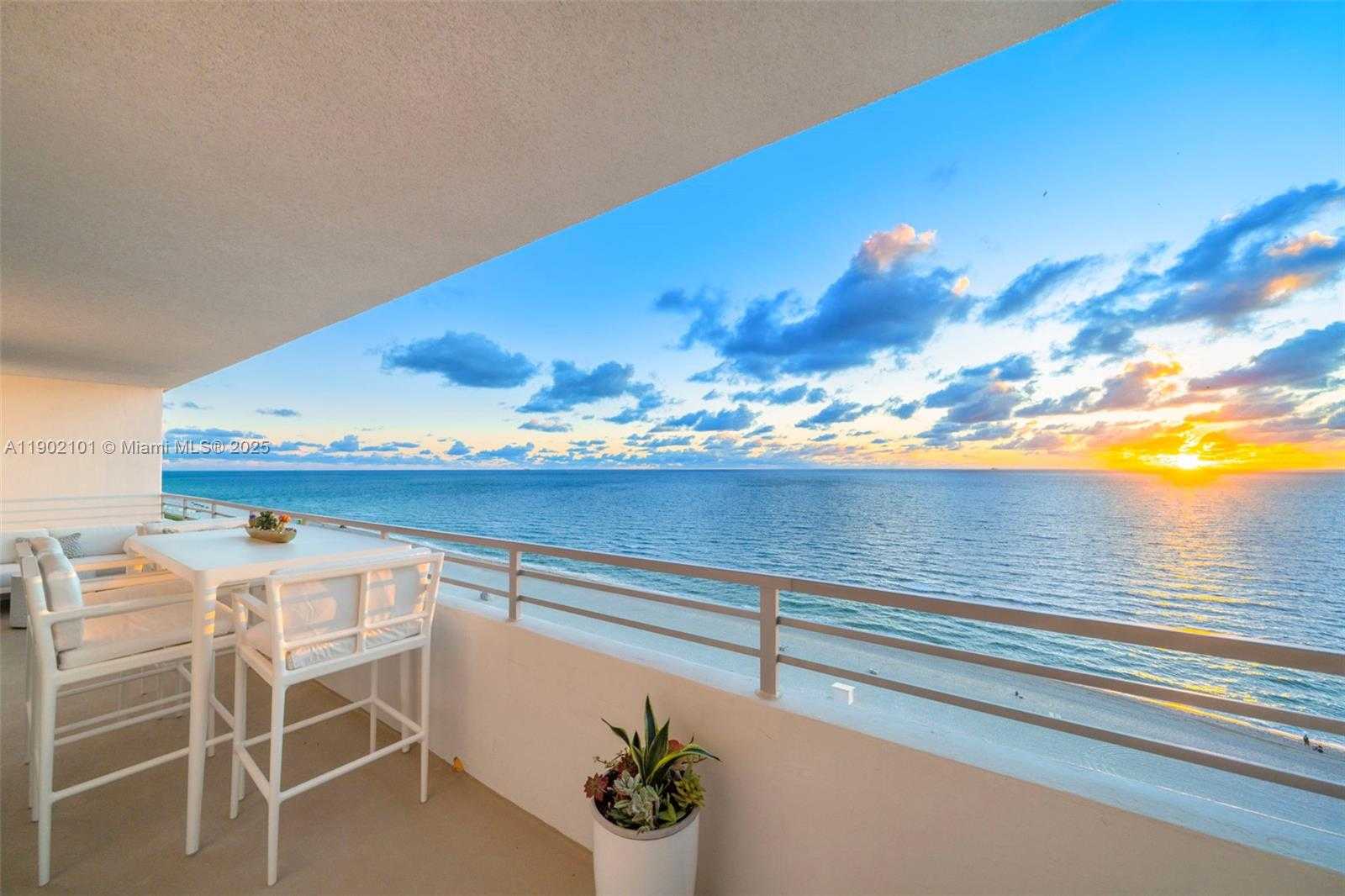 Small Image of 5555 COLLINS AVE #16H, Miami Beach Number 5