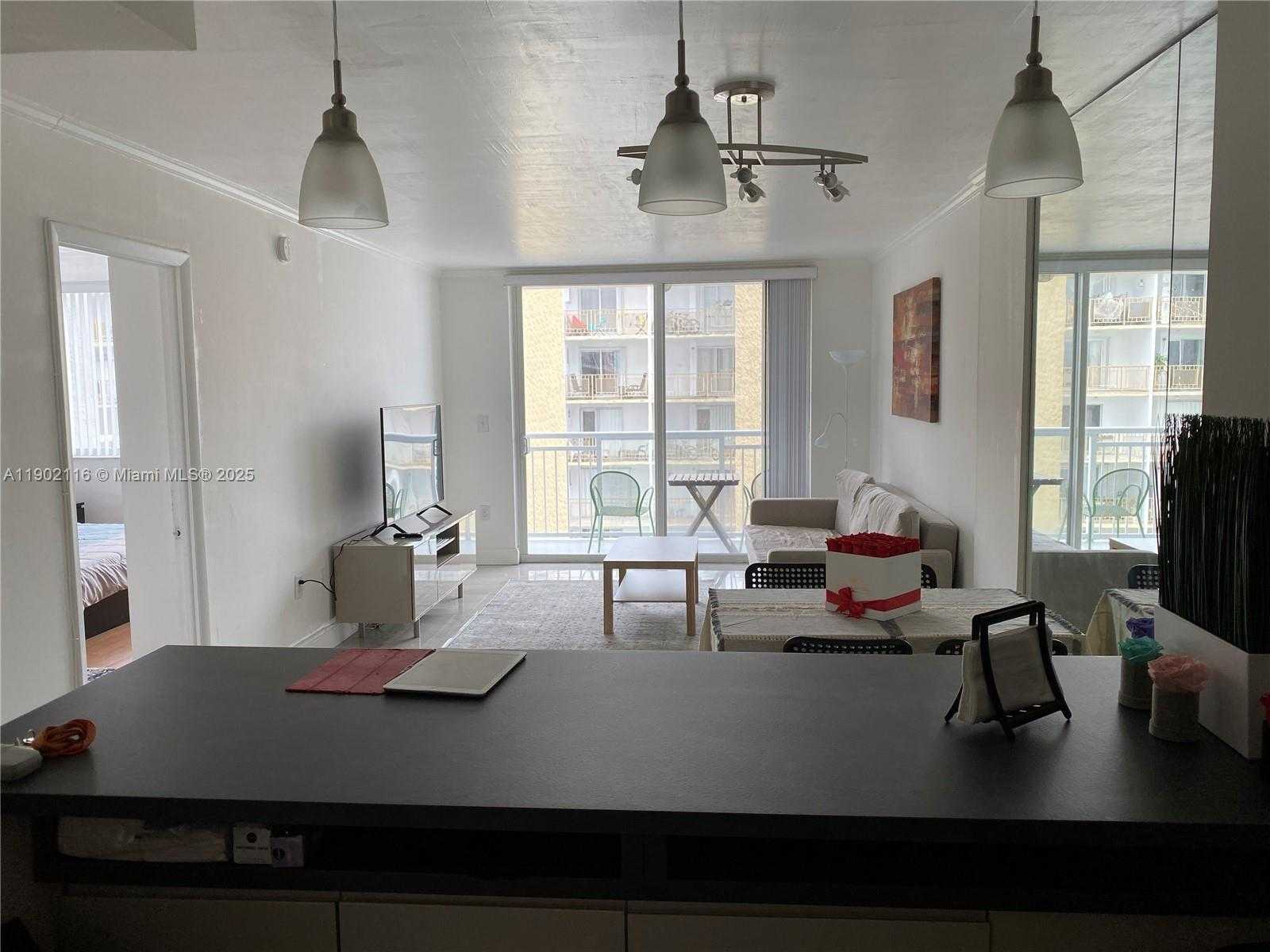 Small Image of 1345 LINCOLN RD #704, Miami Beach Number 3