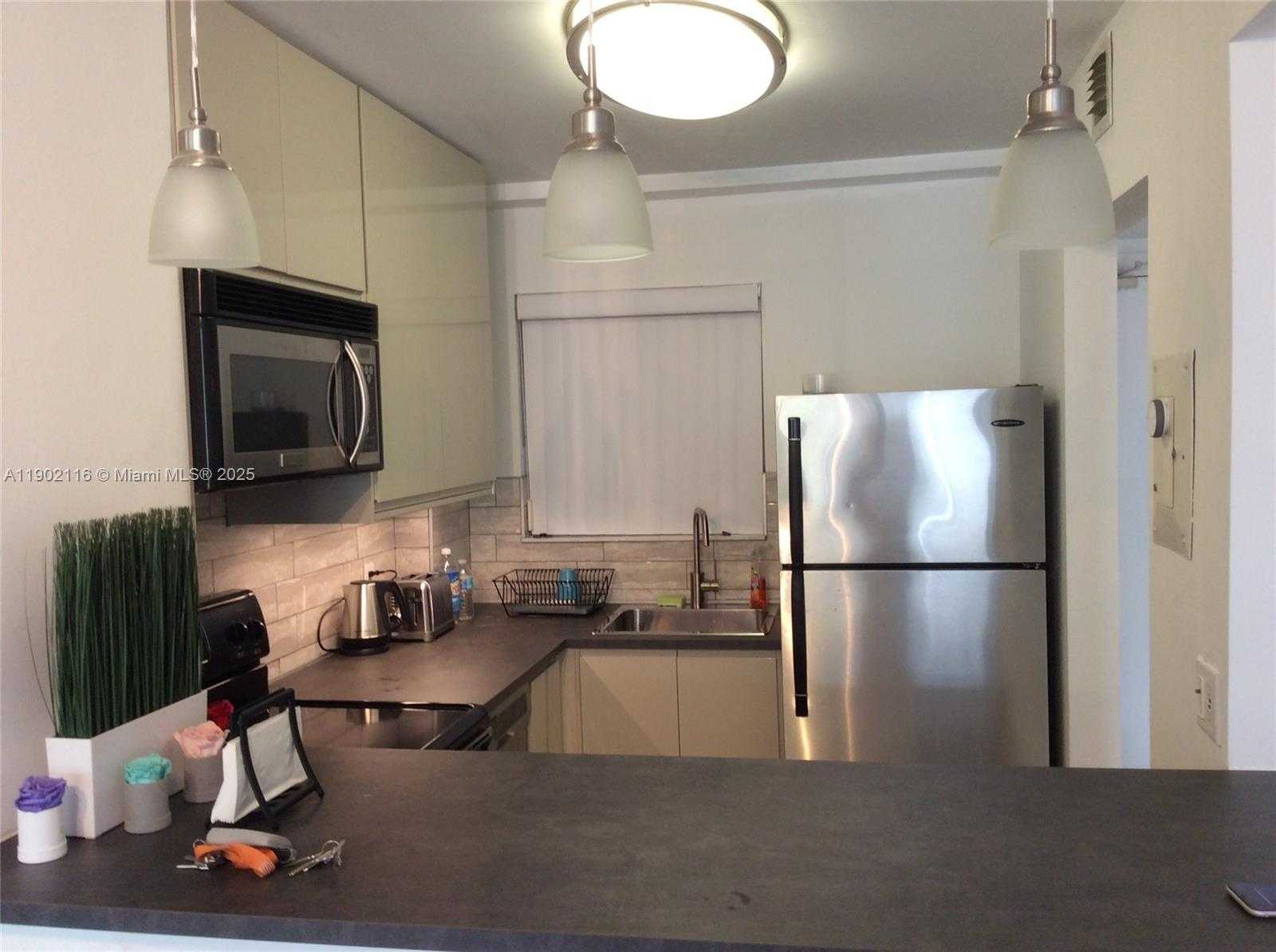 Small Image of 1345 LINCOLN RD #704, Miami Beach Number 6