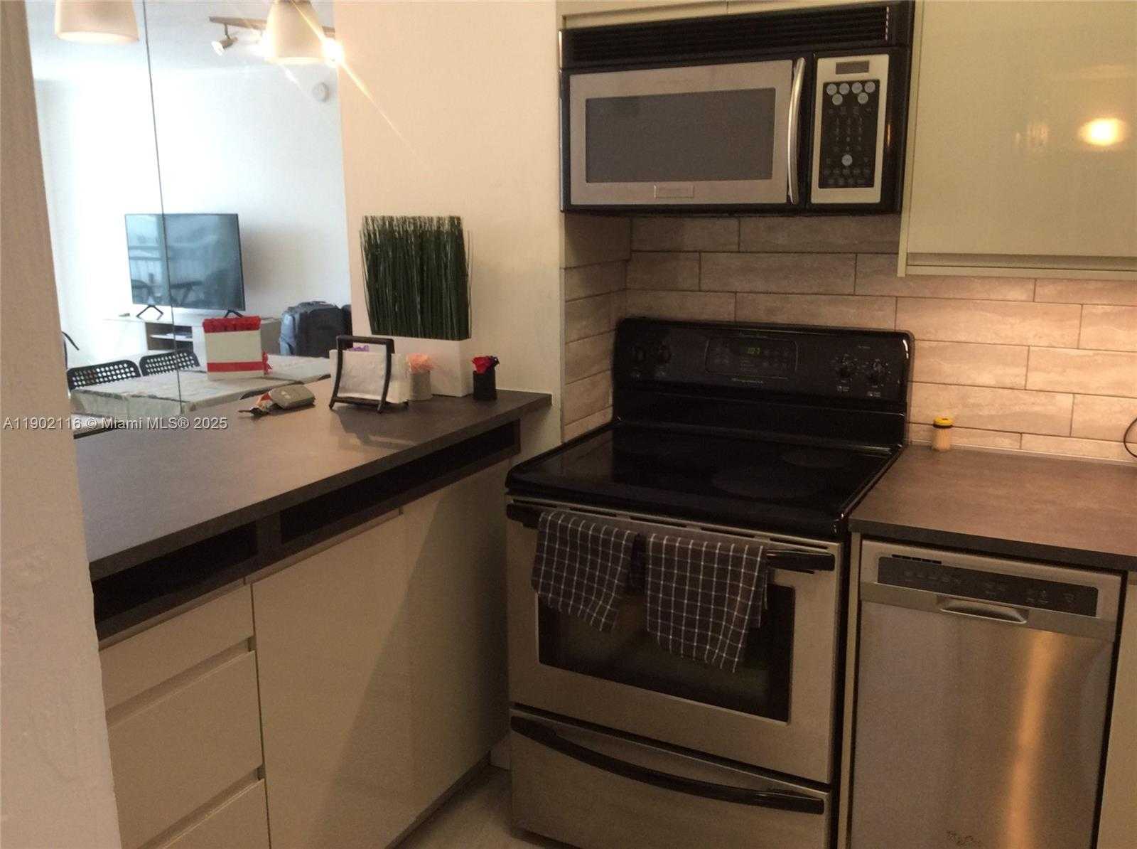 Small Image of 1345 LINCOLN RD #704, Miami Beach Number 7