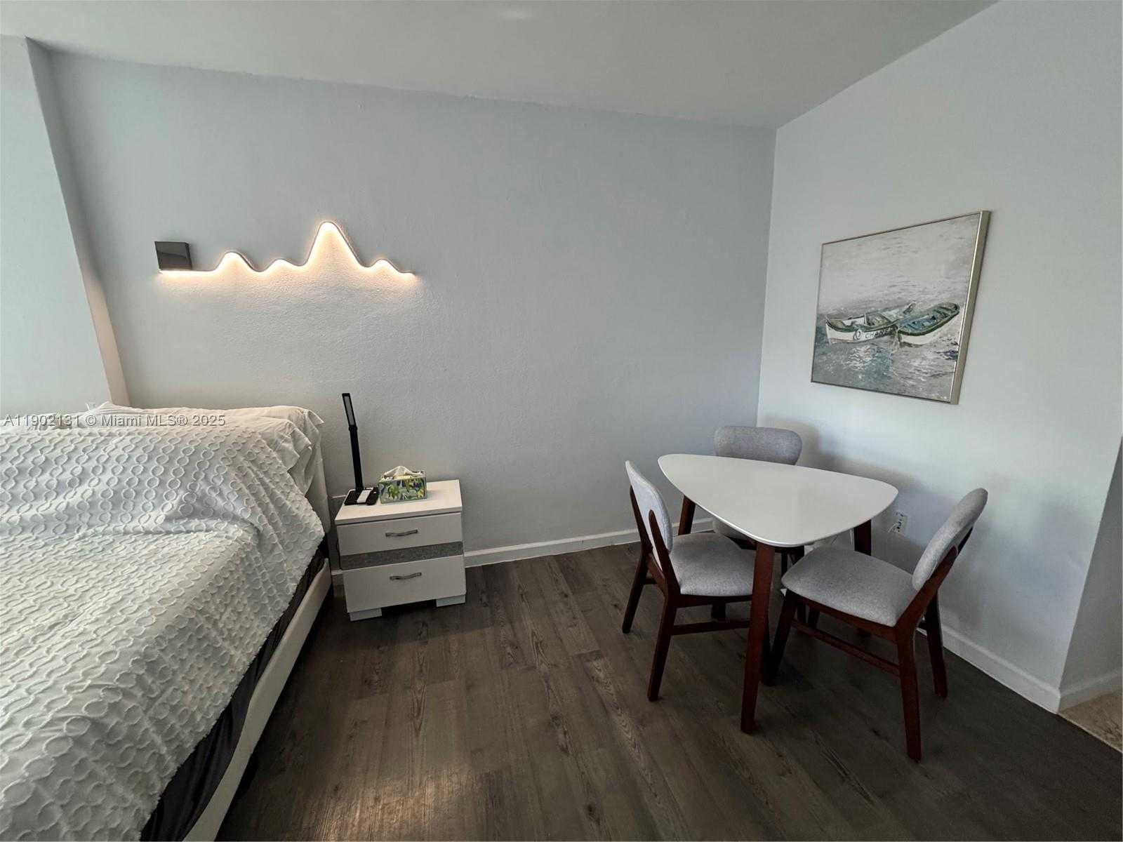 Small Image of 10275 COLLINS AVE #402, Bal Harbour Number 3