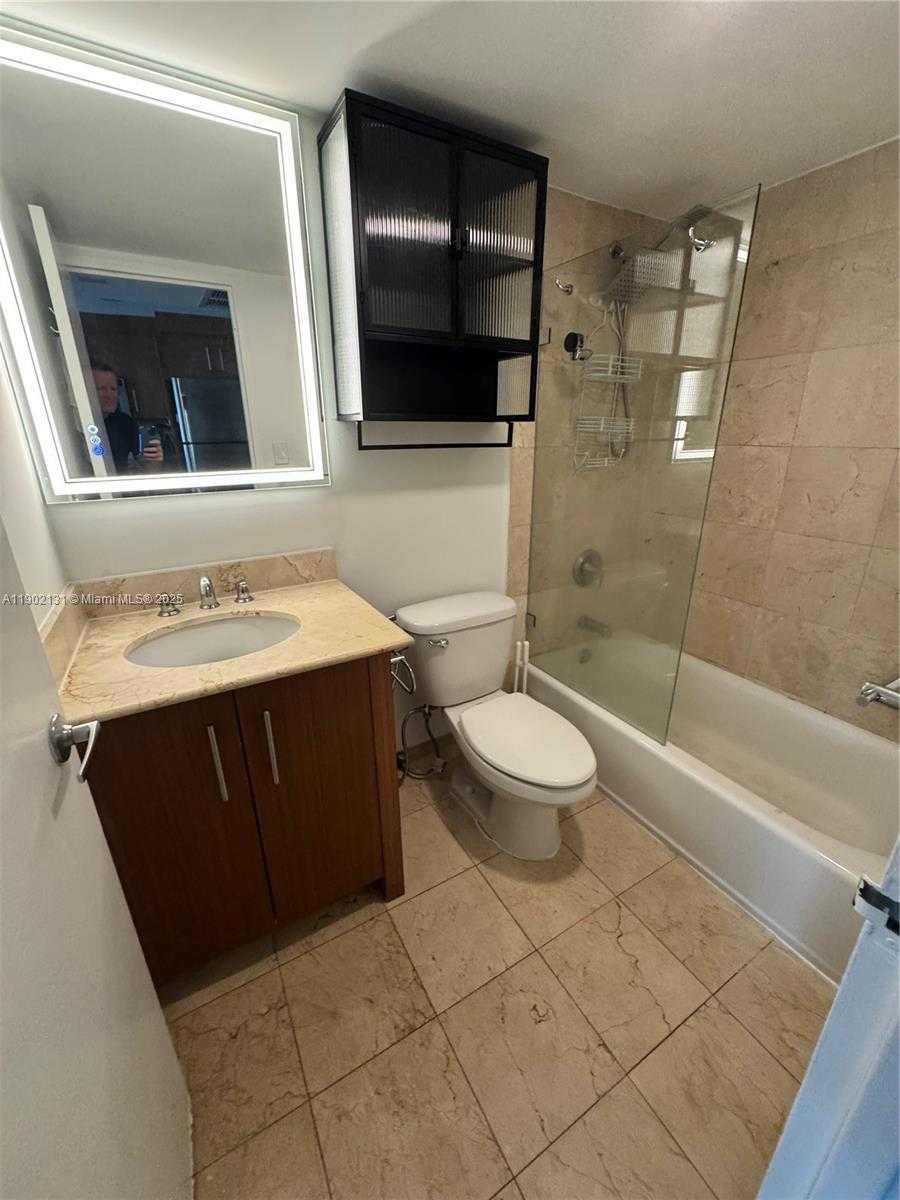 Small Image of 10275 COLLINS AVE #402, Bal Harbour Number 6