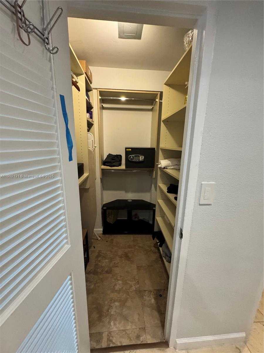 Small Image of 10275 COLLINS AVE #402, Bal Harbour Number 7