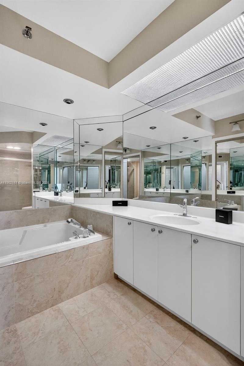 Small Image of 20185 EAST COUNTRY CLUB DR #1405, Aventura Number 17