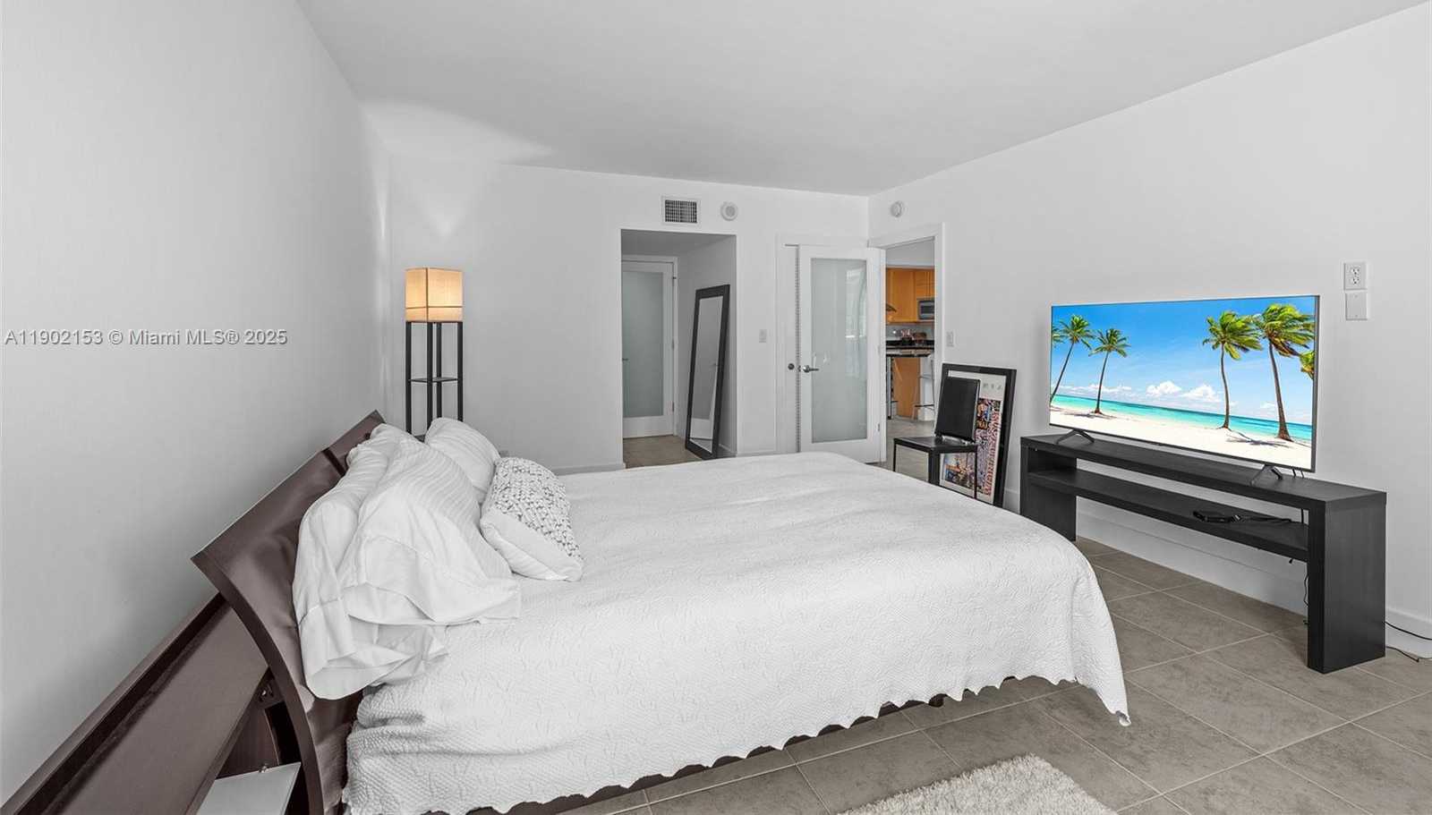 Small Image of 2301 COLLINS AVE #1501, Miami Beach Number 10