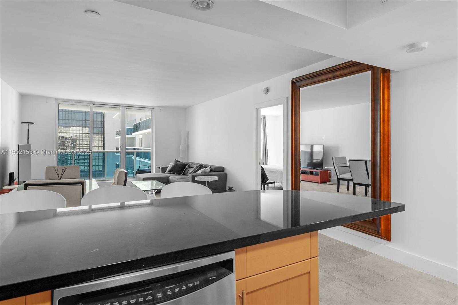 Small Image of 2301 COLLINS AVE #1501, Miami Beach Number 3