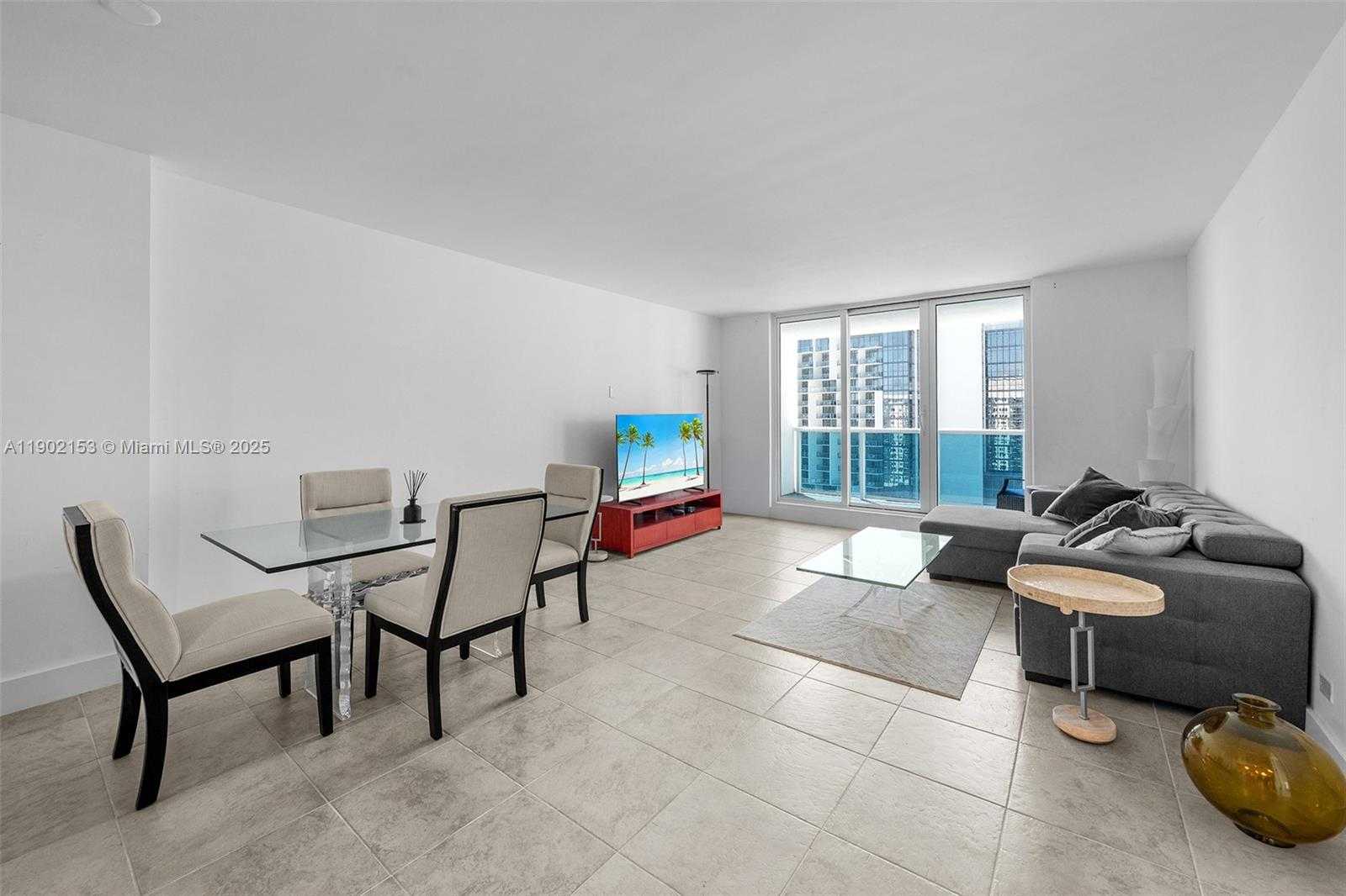 Small Image of 2301 COLLINS AVE #1501, Miami Beach Number 5