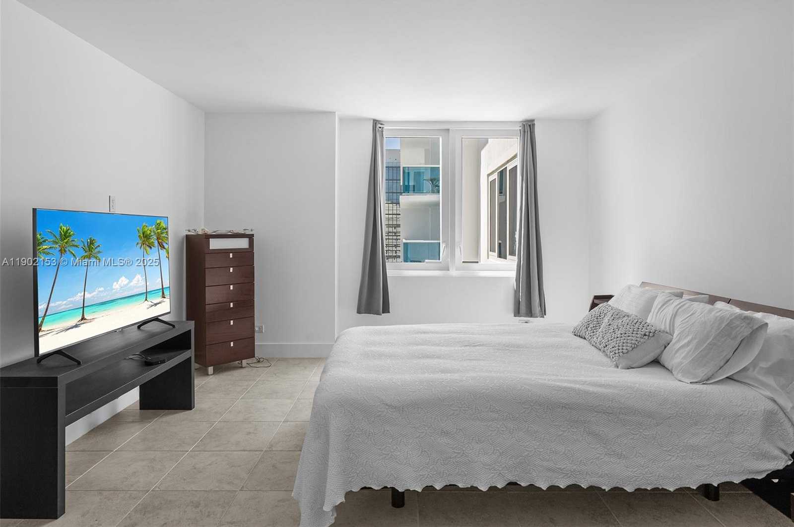 Small Image of 2301 COLLINS AVE #1501, Miami Beach Number 8