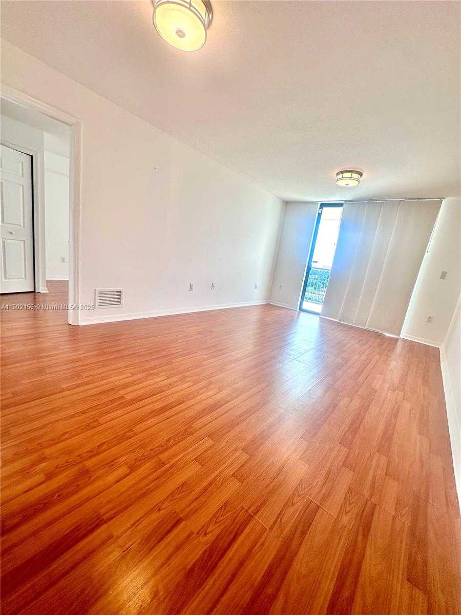 Small Image of 1690 SOUTH WEST 27TH AVE #806, Miami Number 4