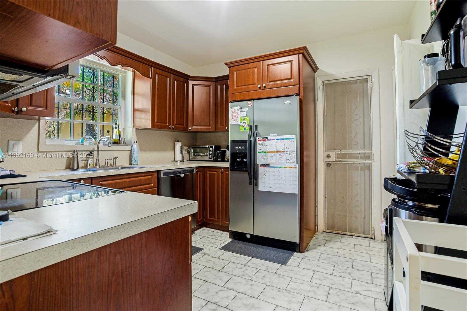 Small Image of 600 SOUTH WEST 25TH RD, Miami Number 18