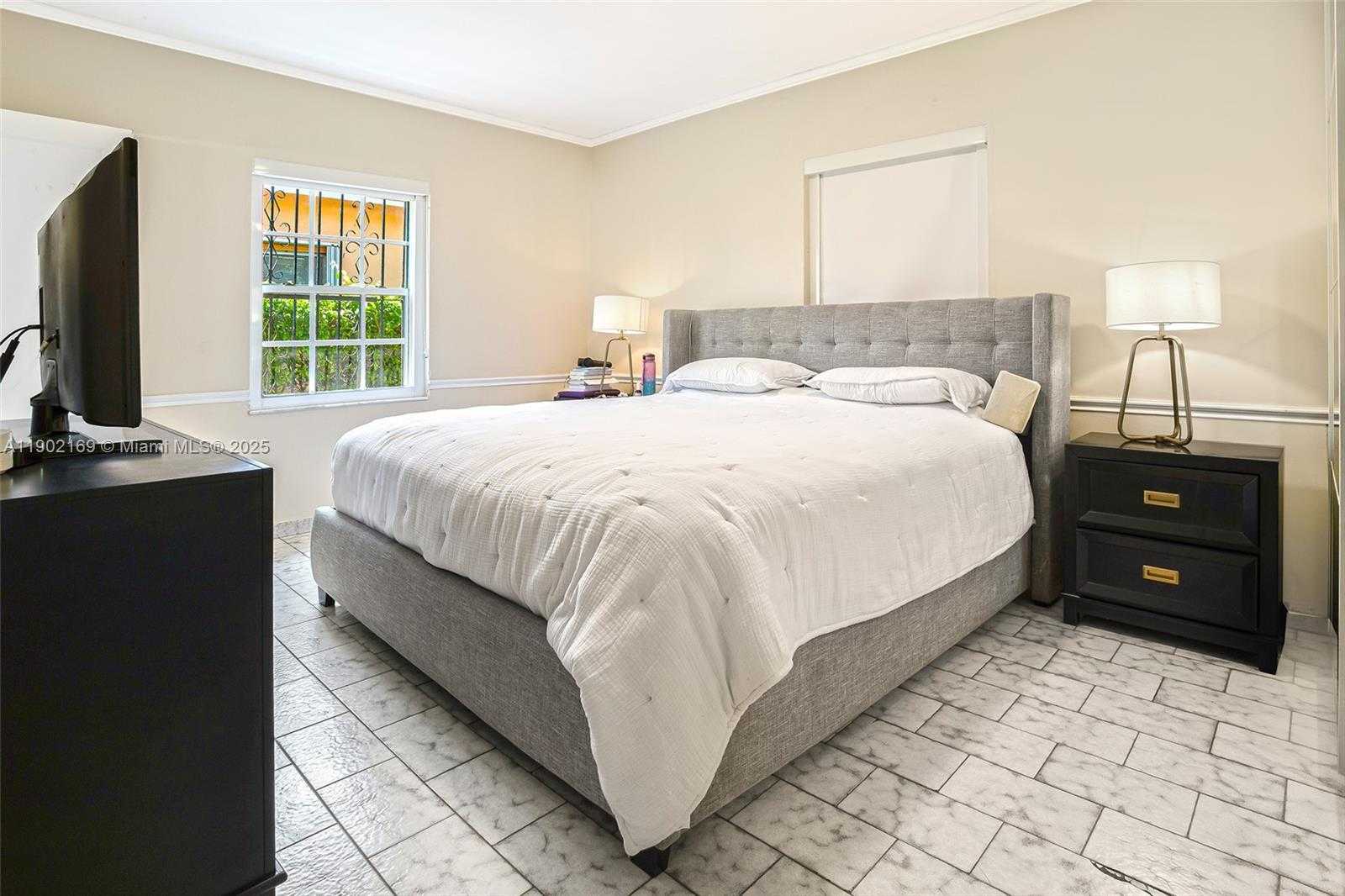 Small Image of 600 SOUTH WEST 25TH RD, Miami Number 24