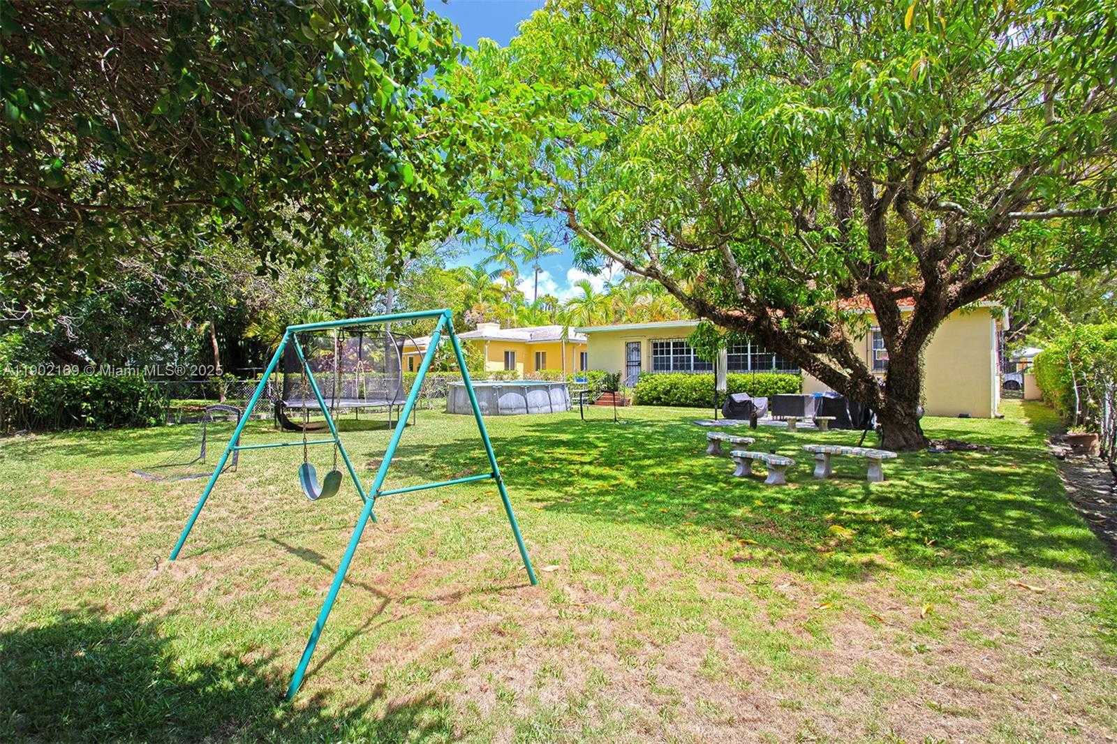 Small Image of 600 SOUTH WEST 25TH RD, Miami Number 33