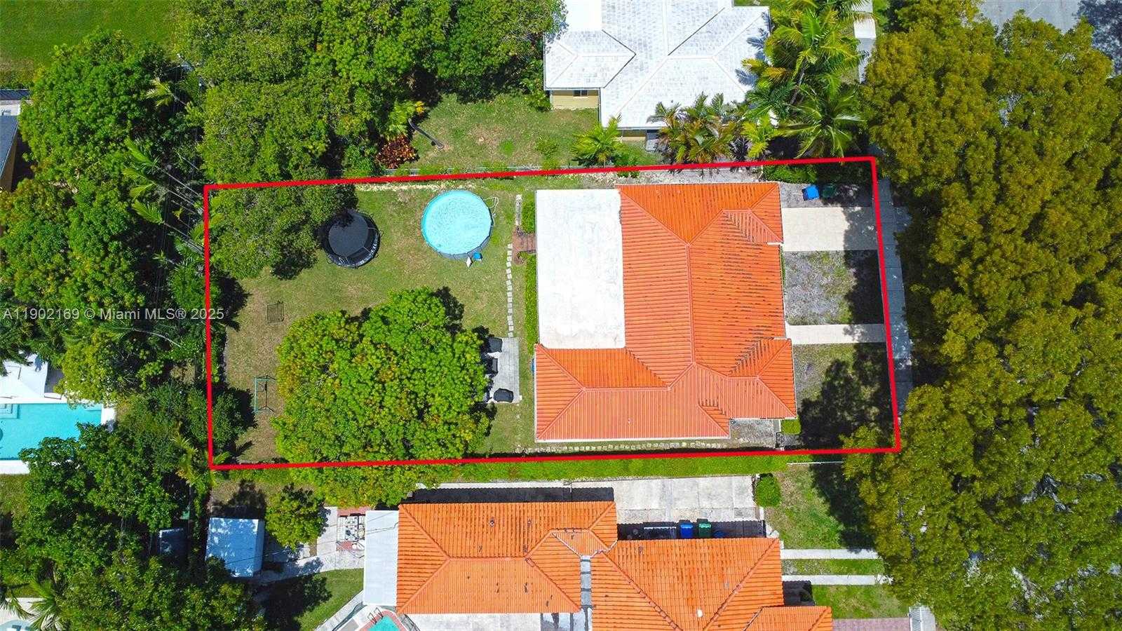 Small Image of 600 SOUTH WEST 25TH RD, Miami Number 4