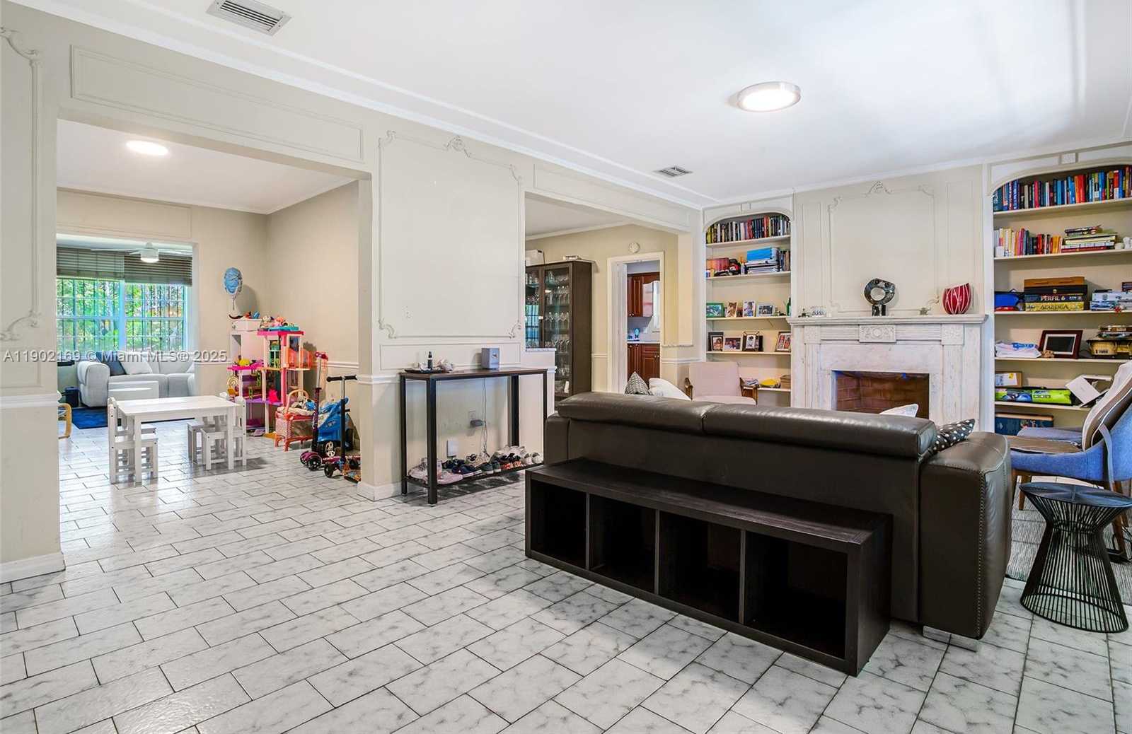 Small Image of 600 SOUTH WEST 25TH RD, Miami Number 6