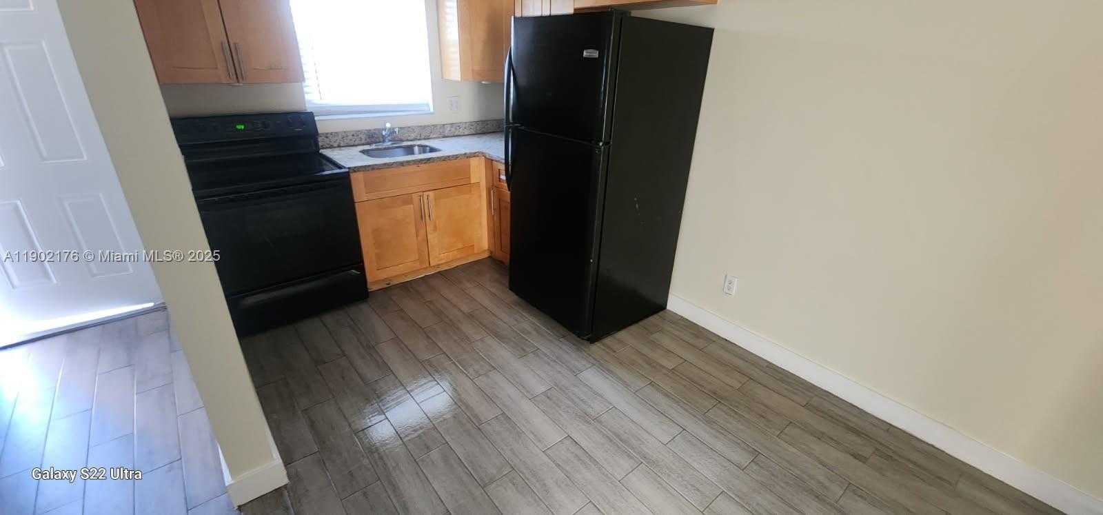 Small Image of 6200 DEWEY ST #1, Hollywood Number 2