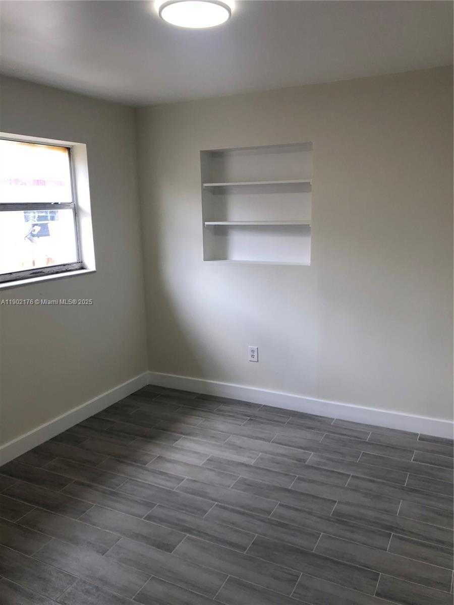 Small Image of 6200 DEWEY ST #1, Hollywood Number 6