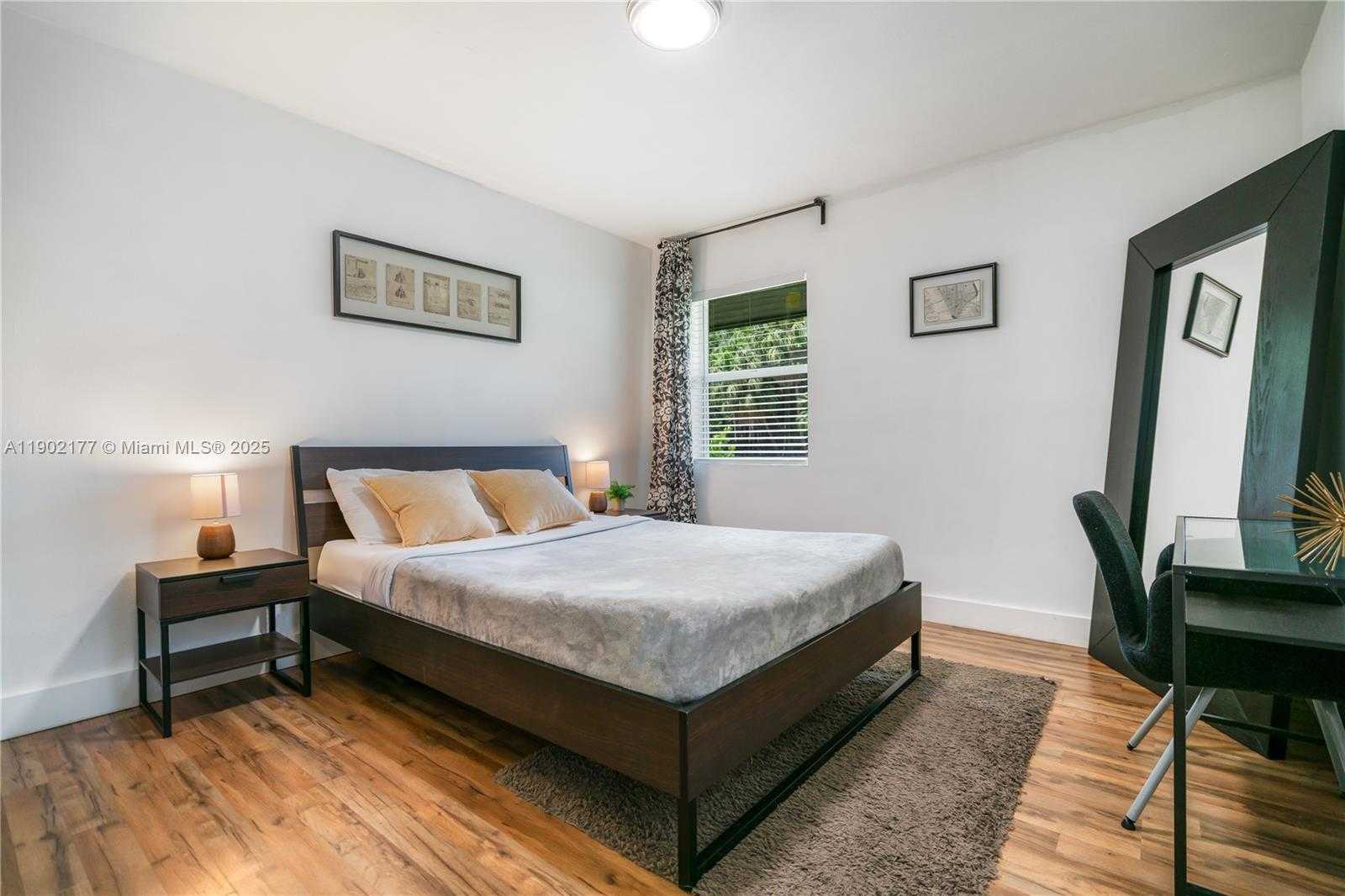 Small Image of 14615 NORTH EAST 3RD CT, Miami Number 9