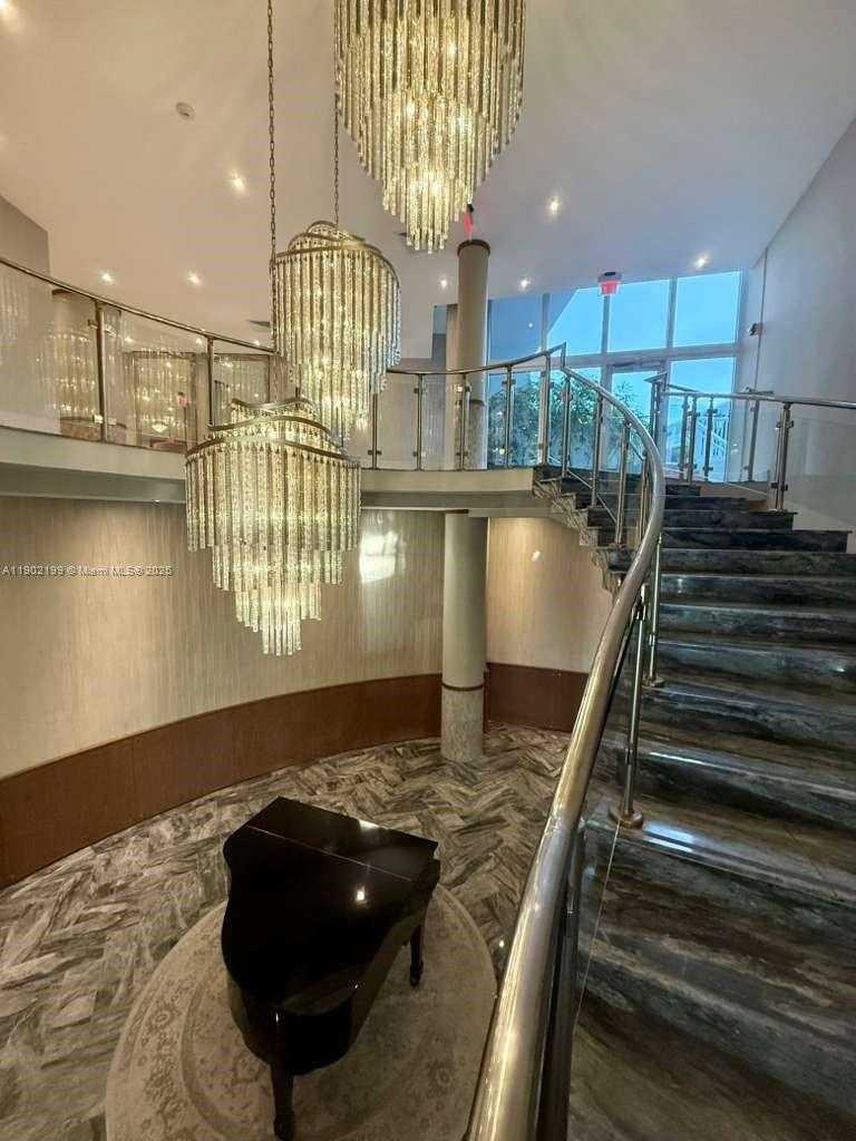 Small Image of 5401 COLLINS AVE #131, Miami Beach Number 17