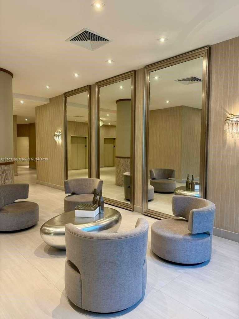 Small Image of 5401 COLLINS AVE #131, Miami Beach Number 18