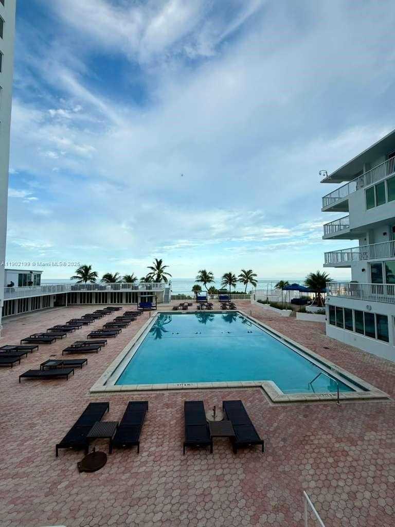 Small Image of 5401 COLLINS AVE #131, Miami Beach Number 20
