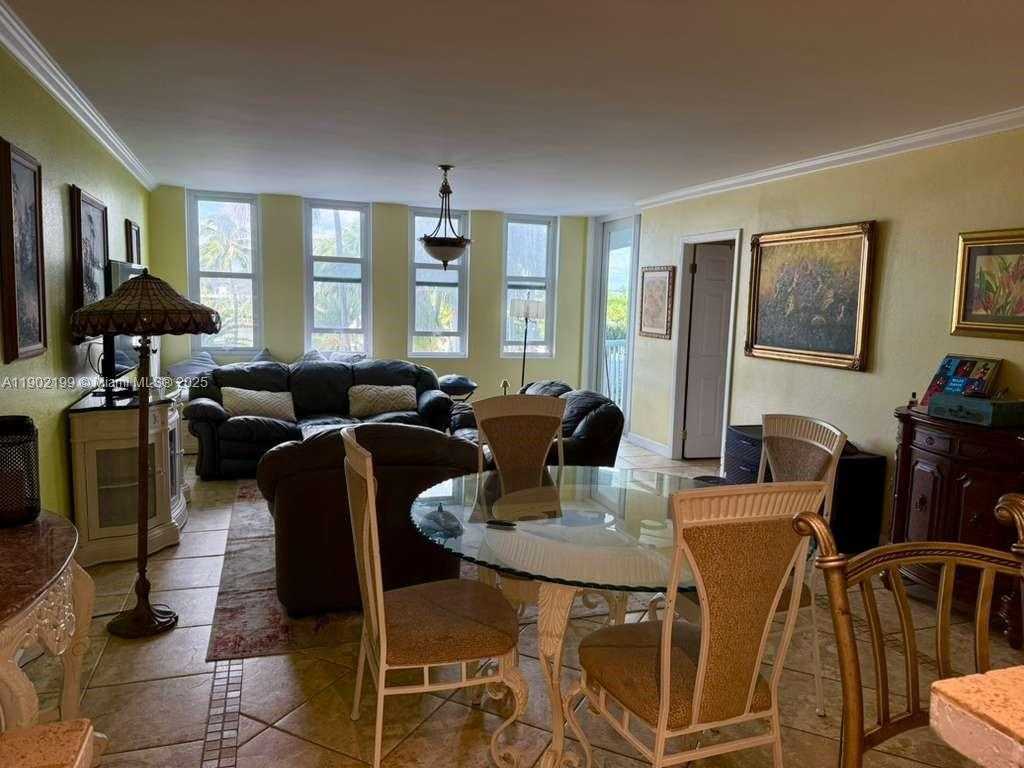 Small Image of 5401 COLLINS AVE #131, Miami Beach Number 8