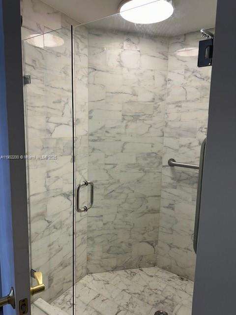 Small Image of 19500 TURNBERRY WAY #12E, Aventura Number 33