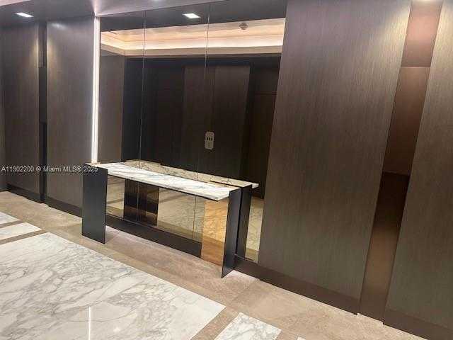 Small Image of 19500 TURNBERRY WAY #12E, Aventura Number 64