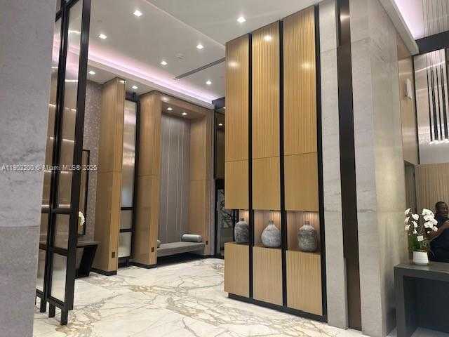 Small Image of 19500 TURNBERRY WAY #12E, Aventura Number 69