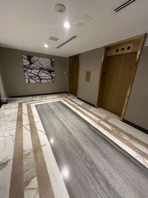 Small Image of 19500 TURNBERRY WAY #12E, Aventura Number 70