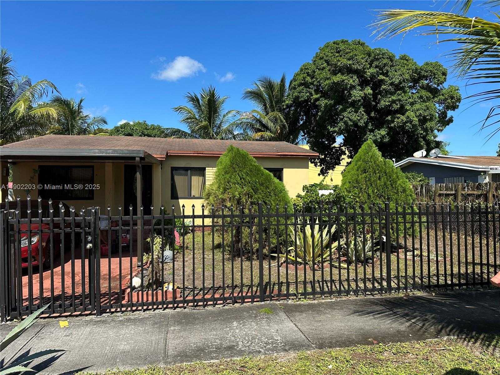 Small Image of 1395 NORTH WEST 118TH ST, Miami Number 2