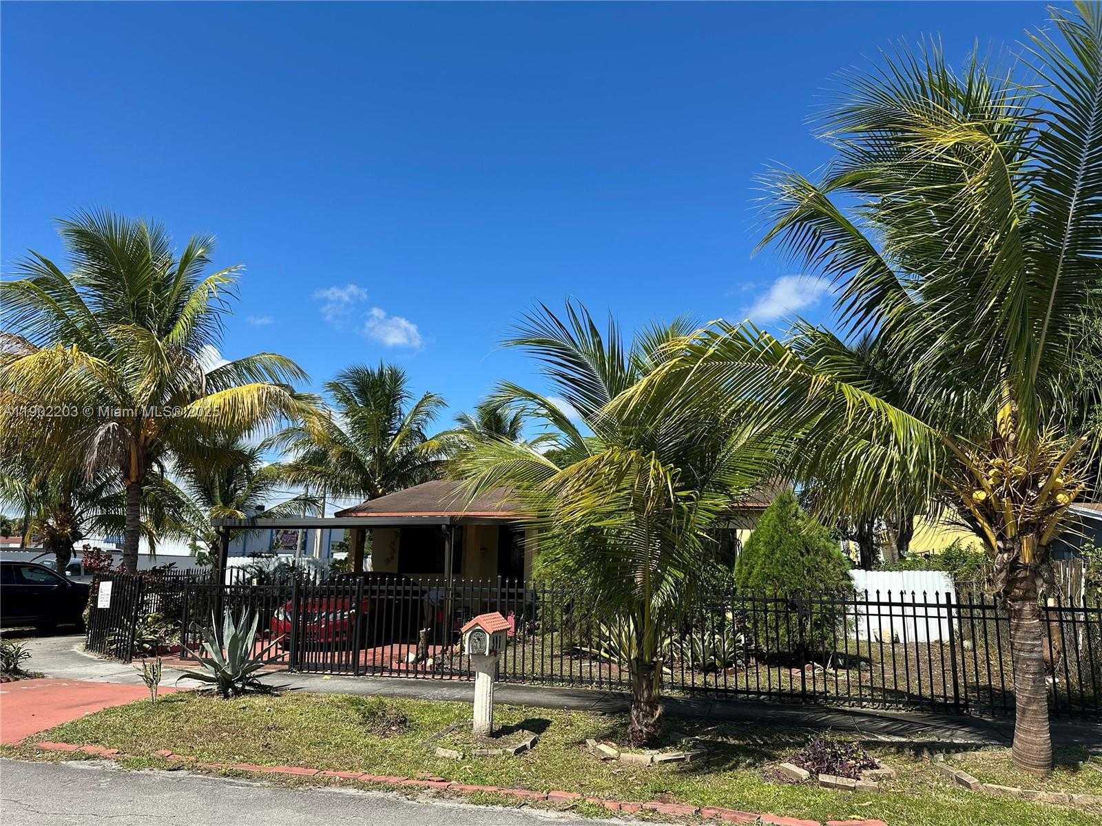 Small Image of 1395 NORTH WEST 118TH ST, Miami Number 3