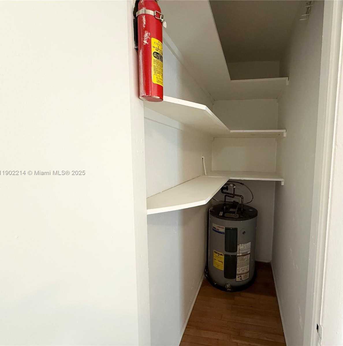 Small Image of 212 PHOENETIA AVE #9, Coral Gables Number 11