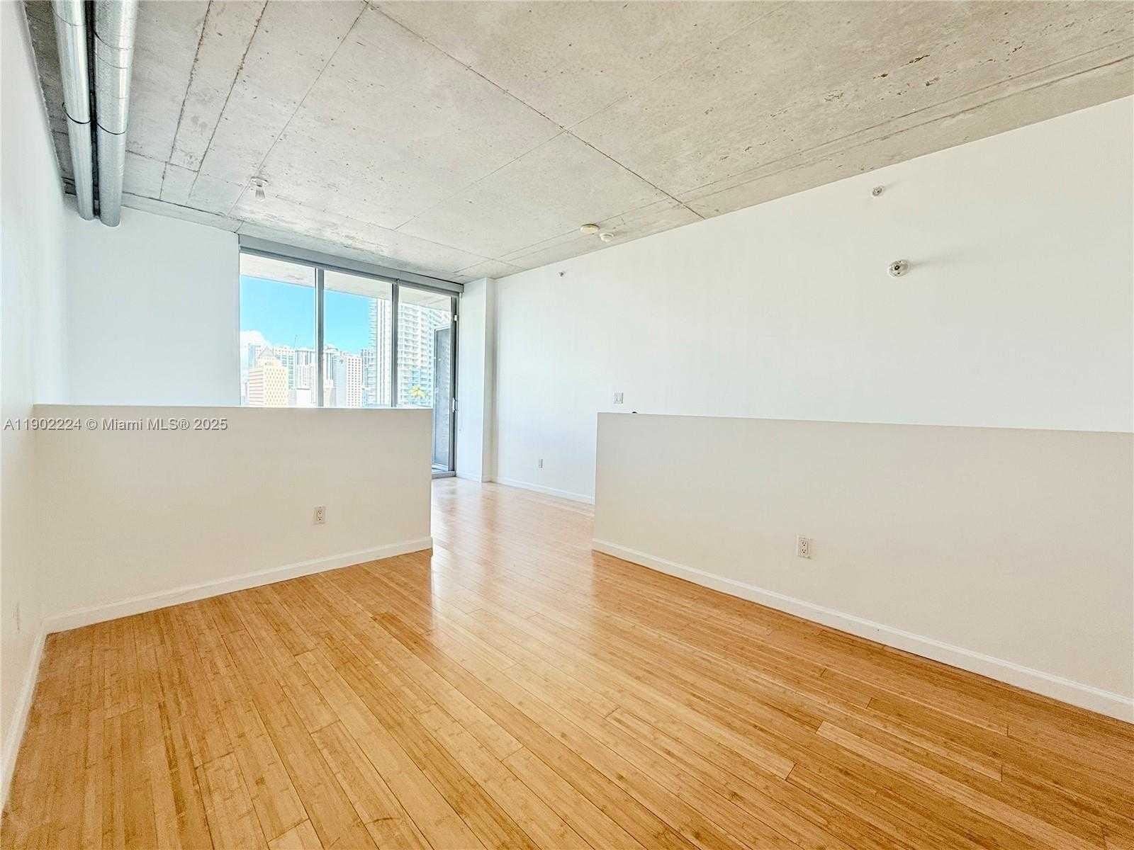 Small Image of 690 SOUTH WEST 1ST CT #1215, Miami Number 21