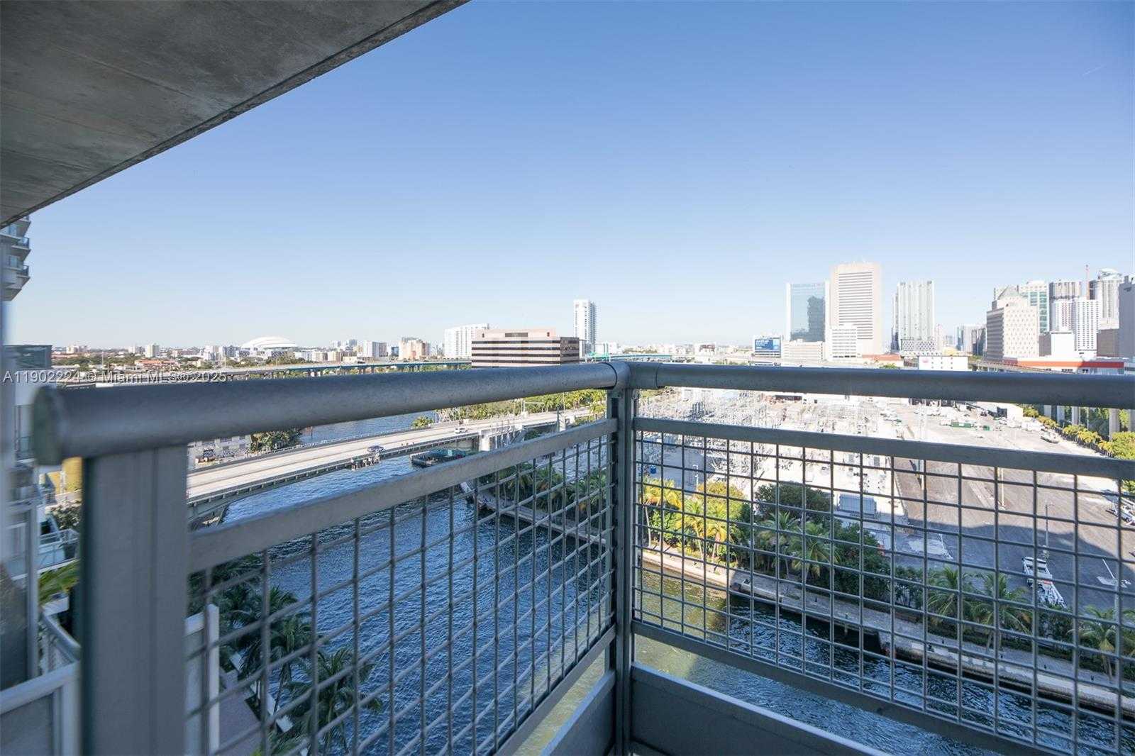 Small Image of 690 SOUTH WEST 1ST CT #1215, Miami Number 34