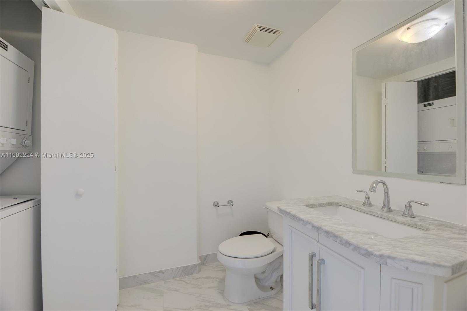 Small Image of 690 SOUTH WEST 1ST CT #1215, Miami Number 36