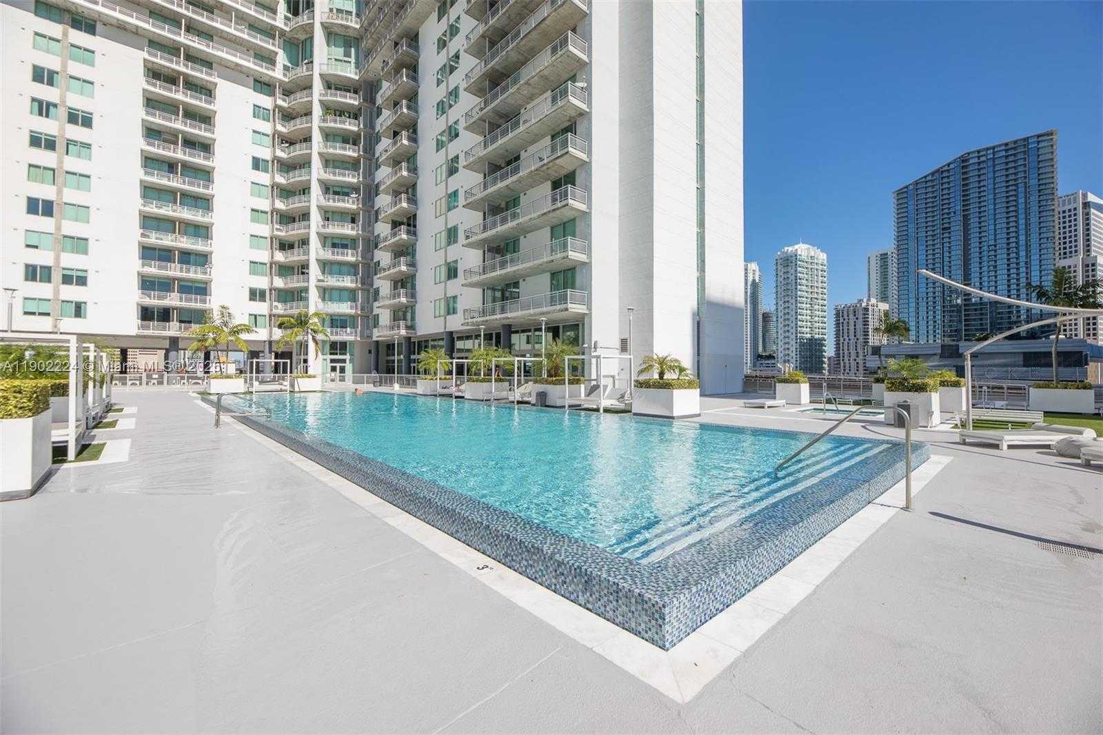 Small Image of 690 SOUTH WEST 1ST CT #1215, Miami Number 41