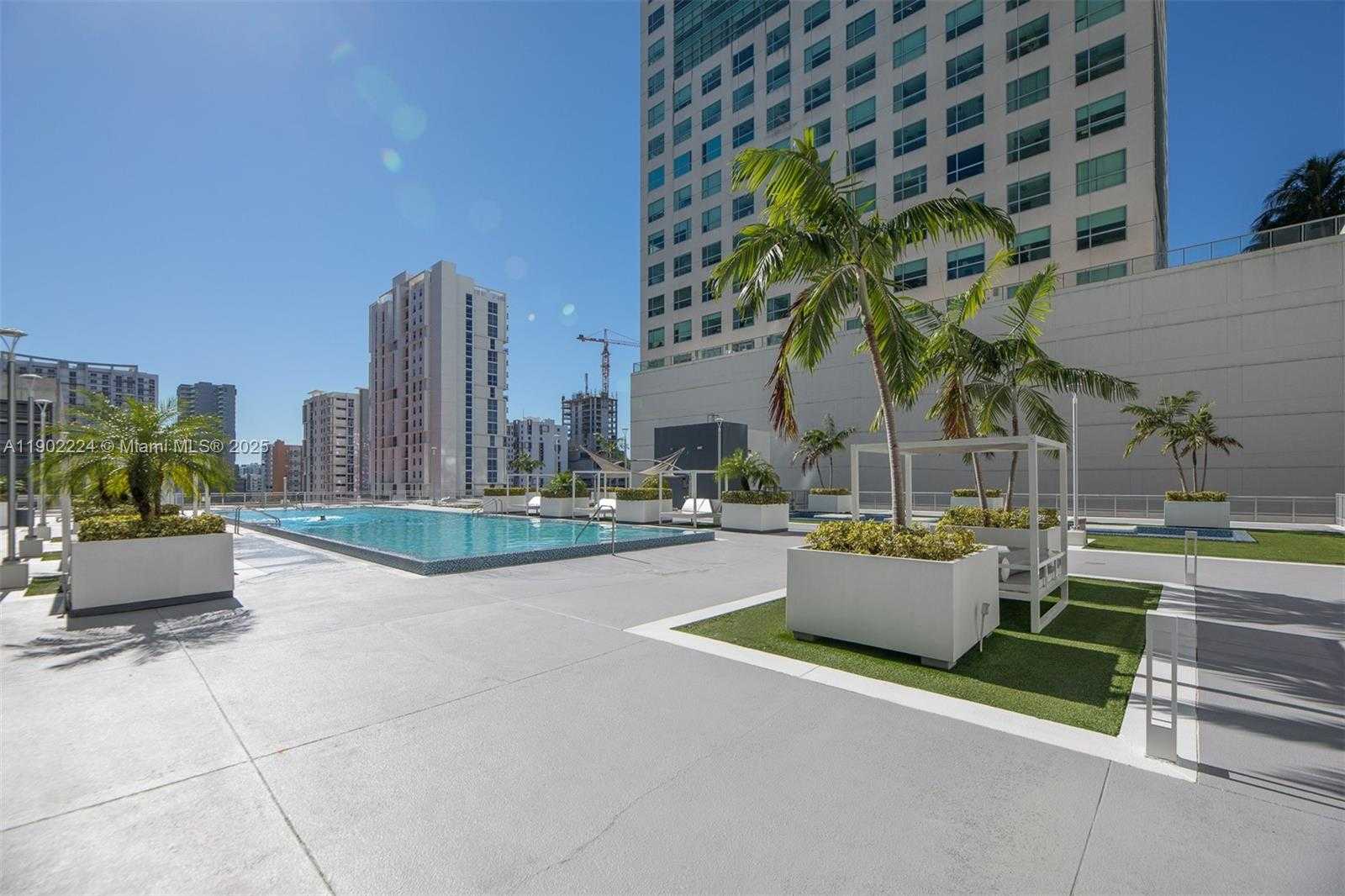 Small Image of 690 SOUTH WEST 1ST CT #1215, Miami Number 43