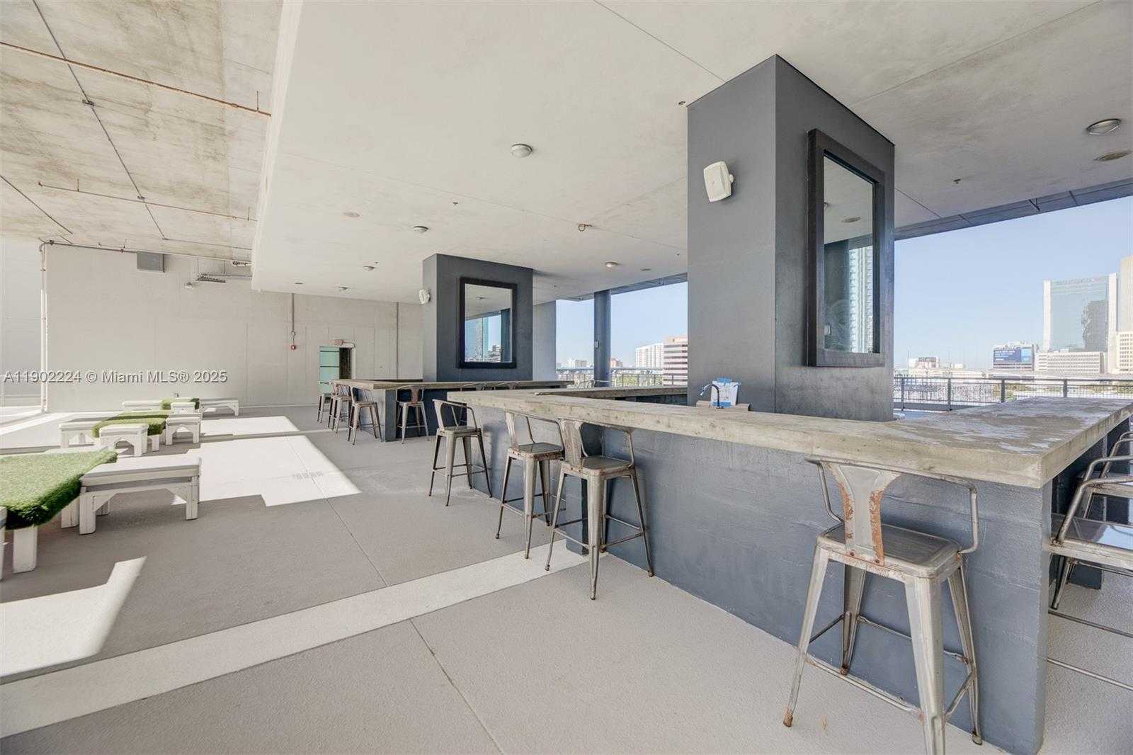 Small Image of 690 SOUTH WEST 1ST CT #1215, Miami Number 44