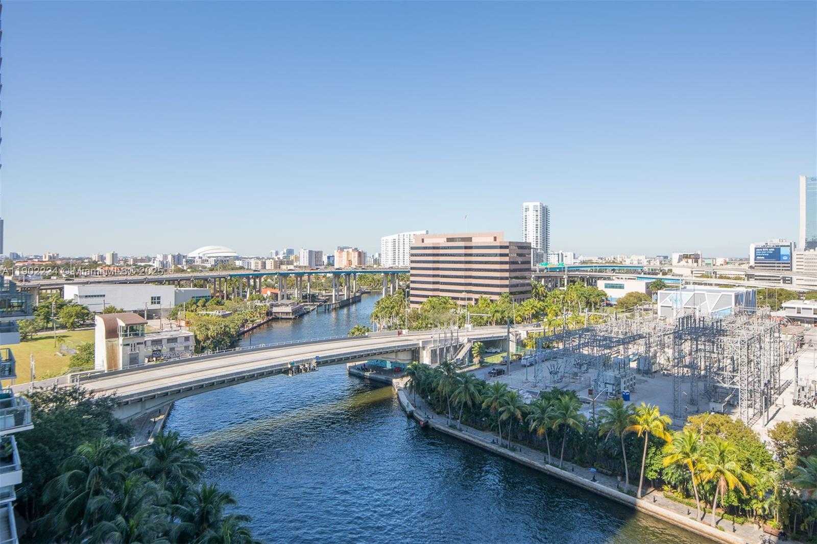 Small Image of 690 SOUTH WEST 1ST CT #1215, Miami Number 46