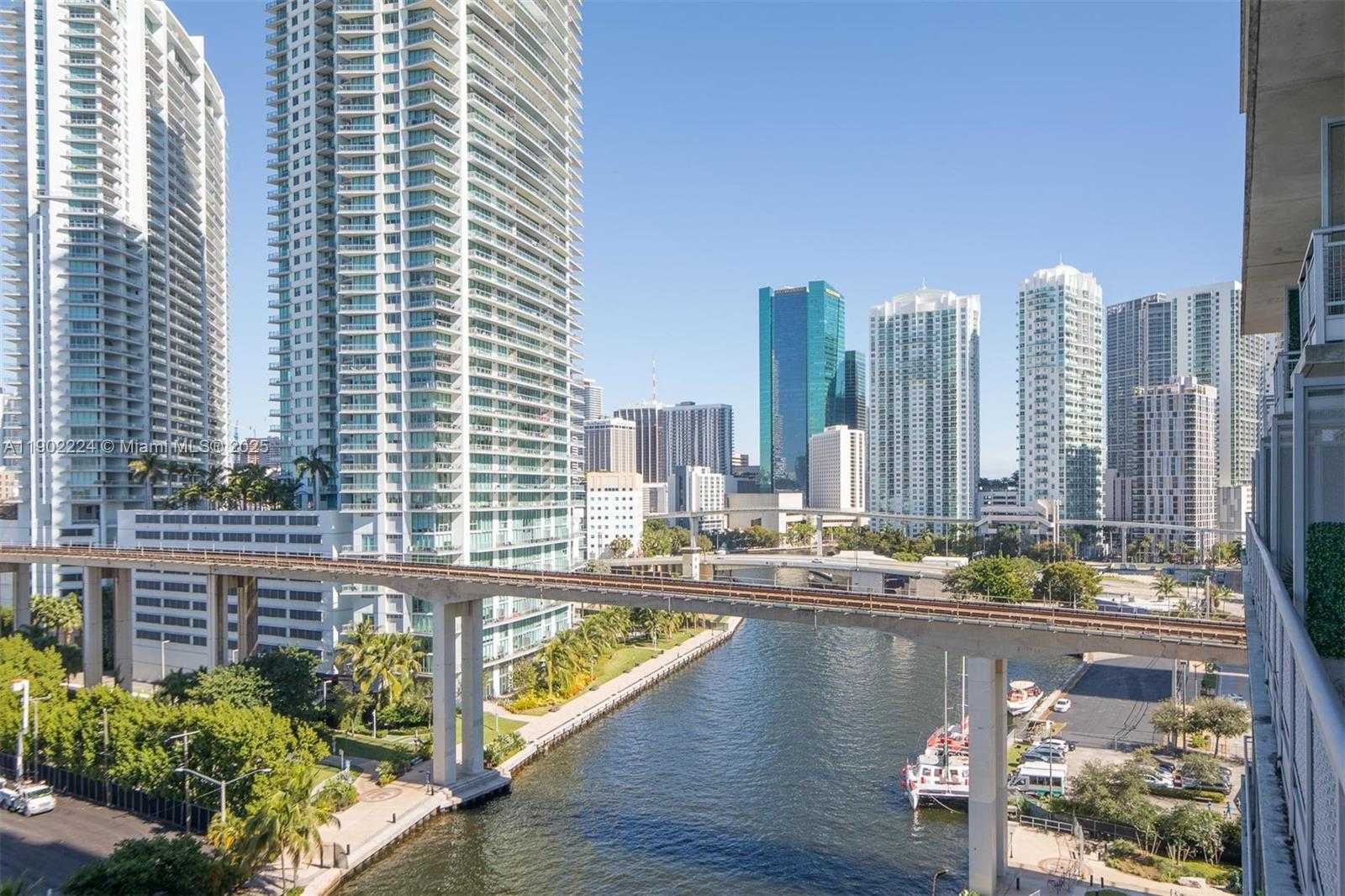 Small Image of 690 SOUTH WEST 1ST CT #1215, Miami Number 47