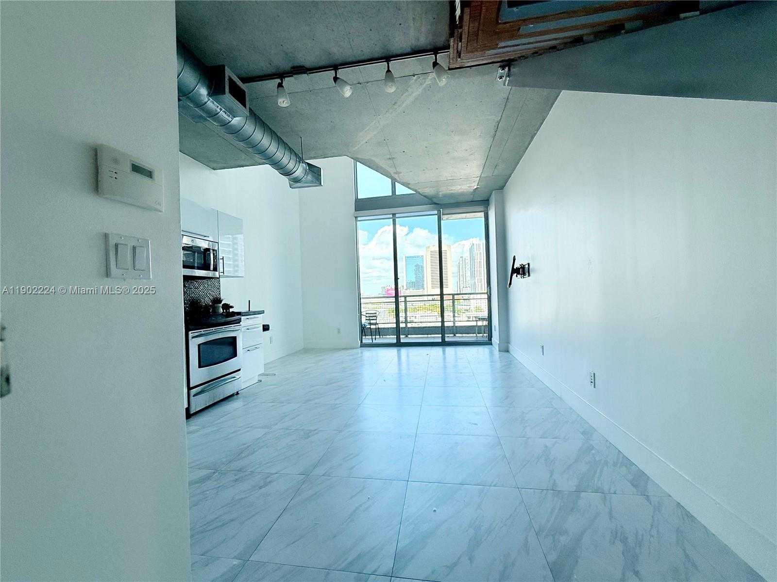 Small Image of 690 SOUTH WEST 1ST CT #1215, Miami Number 5