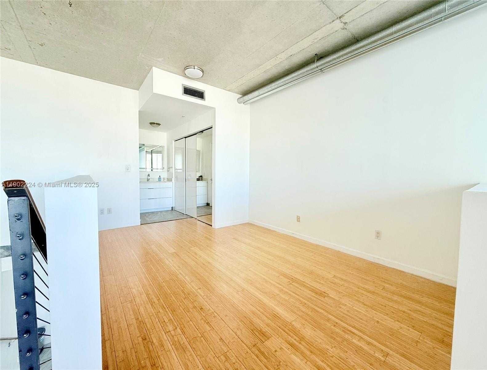 Small Image of 690 SOUTH WEST 1ST CT #1215, Miami Number 54