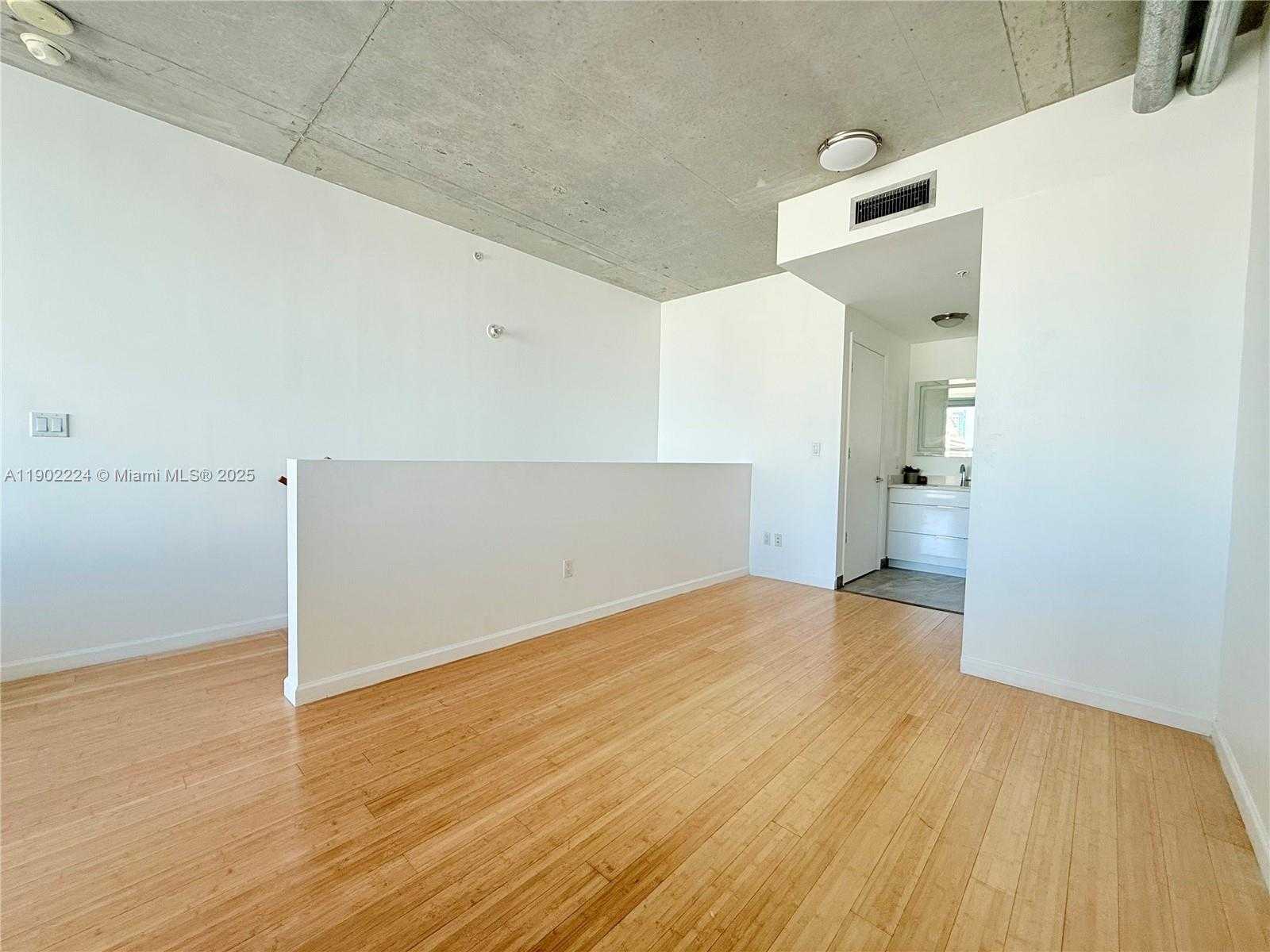 Small Image of 690 SOUTH WEST 1ST CT #1215, Miami Number 56