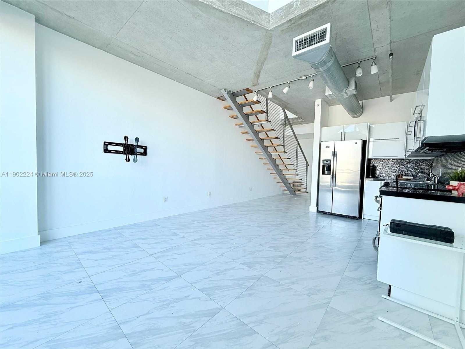 Small Image of 690 SOUTH WEST 1ST CT #1215, Miami Number 8