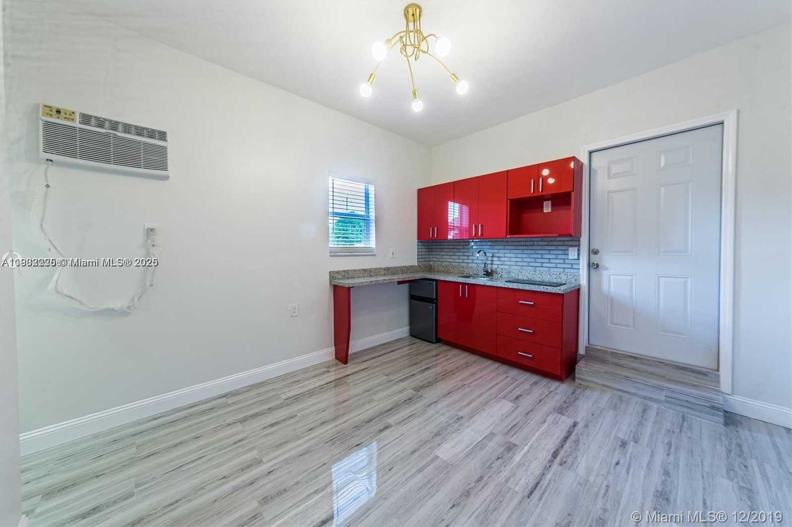 Small Image of 6200 DEWEY ST #A, Hollywood Number 2