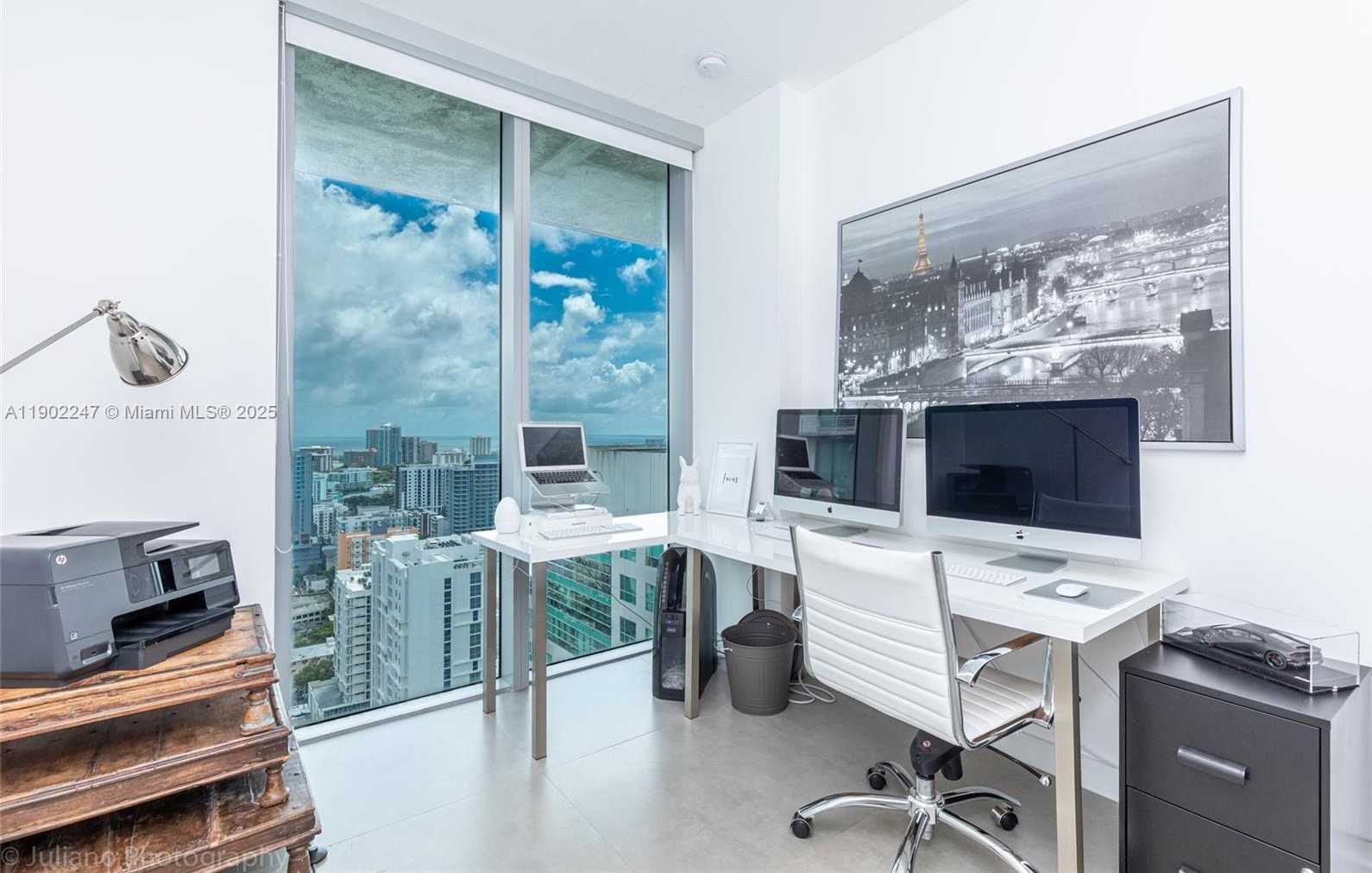 Small Image of 690 SOUTH WEST 1ST CT #PHI17, Miami Number 24