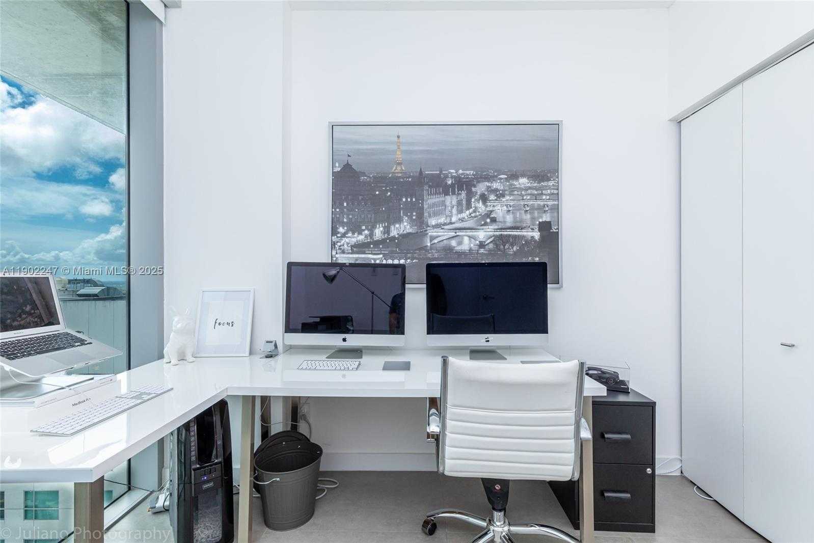 Small Image of 690 SOUTH WEST 1ST CT #PHI17, Miami Number 25