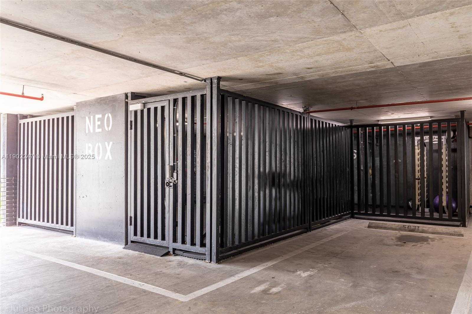 Small Image of 690 SOUTH WEST 1ST CT #PHI17, Miami Number 26